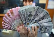 Kurs Rupiah Anjlok dekati Level Rp16.000 Per Dolar