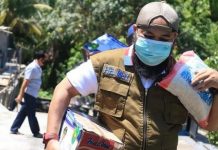 Wali Kota Bengkulu Ikut Antar Sembako Ke Rumah Warga