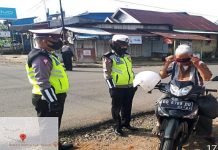Personil Polres Bengkulu Utara kembali Bagikan Masker Cegah Penyebaran Covid-19