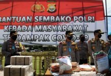 Giliran 150 KK Masyarakat Kota Bani Bengkulu Utara Terima Sembako POLRI