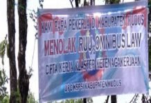 Kudus; Buruh Pasang 40 Spanduk Penolakan Terhadap UU Cipta Kerja