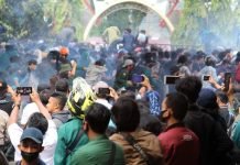Tolak UU Cipta Kerja Demo Mahasiswa di Lampung Berakhir Ricuh