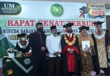 Wisudawati Universitas Muhammadiyah Bengkulu Digantikan Orangtua