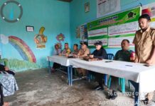 Bhabinkamtibmas Polsek Selupu Rejang Kawal Pembagian BLT DD 2024 di Desa Air Putih