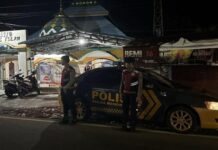 Wujudkan Rasa Nyaman Kepada Masyarakat Dalam Beribadah, Personil Dit Samapta Berikan Pengamanan