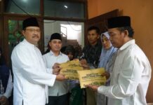 Takziah ke Keluarga Korban Longsor Mojokerto, Gus Ipul Salurkan Santunan Duka dari Negara