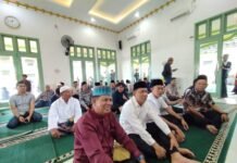 Camat Kalidoni Dampingi Walikota Palembang Sholat Jum’at Berjamaah Dan Resmikan Masjid Al Hidayah