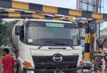 Truk Molen Nyangkut Di Jembatan Ogan, AK Julyanzah: Akibat Memaksakan Kendaraan, Dapat Membahayakan Pengguna Jalan