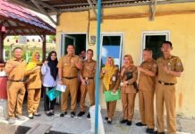 Pendistribusian Beras di Sako Berjalan Tertib, Camat Ikut Terlibat