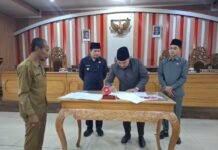 Gelar Rapat Paripurna, DPRD BU Tandatangani Nota Kesepakatan KUPA dan PPAS APBD Perubahan 2025