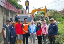 Turun Langsung ke Lokasi, Lurah Kalidoni Tuntaskan Masalah Sampah