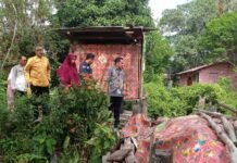 Peduli Warga, Plt. Lurah Sungailais Tinjau dan Bantu Korban Rumah Roboh