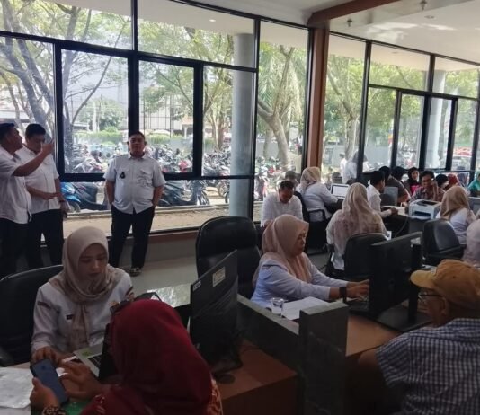 Dinas PMPTSP Gelar Pendampingan NIB di Kantor Camat Sukarami