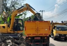 Warga Dukung Pembersihan Sampah Liar di Karyabaru