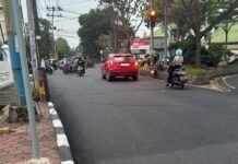 Cegah Bahaya, Lurah Talangsemut Respon Cepat Laporan Kabel Putus