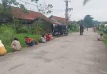 Lurah Karyajaya: Mari Jadikan Gotong Royong sebagai Gaya Hidup Sehari-hari