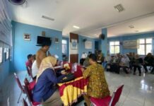 Dari Rumah ke Rumah, Lurah Rusdi Gaungkan Gerakan Aman dari Bahaya Listrik