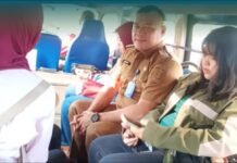 Camat Bukitkecil Tunjukkan Teladan, Naik Teman Bus Bersama ASN