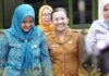 Wujud Pemerintahan Hadir, Plt. Camat Kertapati Jenguk Warga Sakit di Tengah Lingkungan