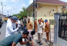 Lurah Plaju Ulu Tindak Cepat Aduan Warga, Dampingi Walikota Sidak Drainase Sriraya 5
