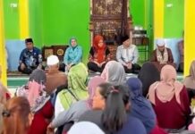 Aksi Nyata di Keramasan, Plt Camat Kertapati dan TP PKK Komit Tekan Beban Ekonomi Warga