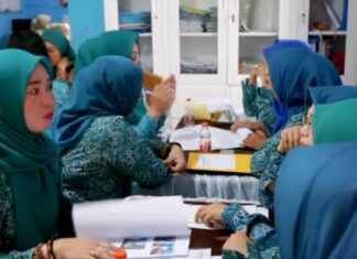 Sinergi di Kebun Bunga, Cara Camat Sukarami Kawal Evaluasi 10 Program Pokok PKK