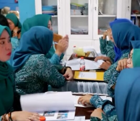 Sinergi di Kebun Bunga, Cara Camat Sukarami Kawal Evaluasi 10 Program Pokok PKK