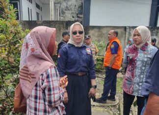 Sinergi Pemprov dan Kelurahan, Lurah Lima Ilir Kawal Bantuan untuk Korban Kebakaran