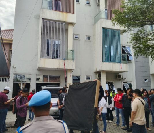 Andre Macan & Partners Law Firm Kawal Eksekusi 838 M² di Palembang, Tegaskan Sesuai Prosedur Hukum