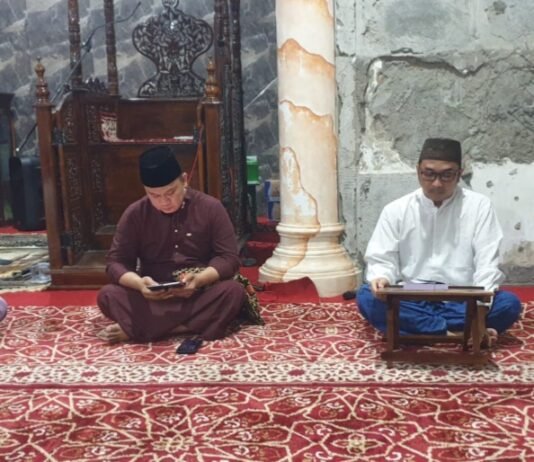 Puluhan Jamaah Hadir dan Ikuti Khataman Al-Qur’an di Masjid Al-Muhajirin BSI Palembang