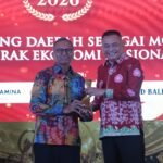 Bukti Nyata Membangun Daerah, Bupati Rachmat Riyanto Terima Penghargaan Nasional Disway Top Regional Leader