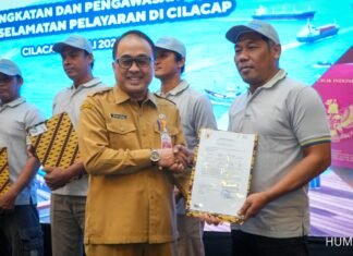 Kemenhub Gencarkan Kampanye Keselamatan Pelayaran di Cilacap, Bagikan 1.690 Life Jacket