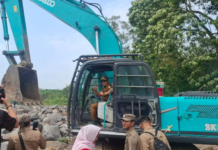 Bupati Azhari Turun Langsung Tangani Sedimentasi Irigasi Mbong 3 untuk Dukung Petani