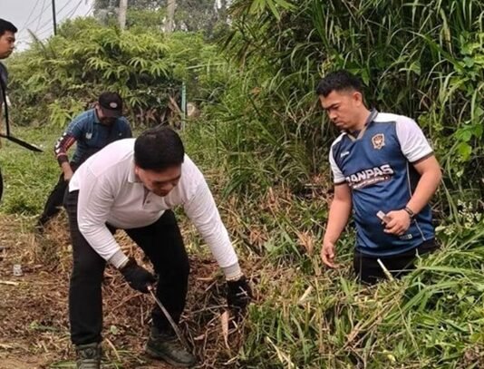 Tak Terhalang Batas Kewenangan, Bupati Lebong Bergerak Bersihkan Jalan