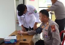 Polres Lebong Isi HUT Humas Polri dengan Aksi Sosial dan Donor Darah
