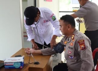Polres Lebong Isi HUT Humas Polri dengan Aksi Sosial dan Donor Darah